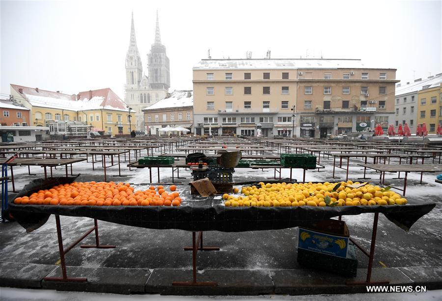 CROATIA-ZAGREB-WEATHER-SNOW