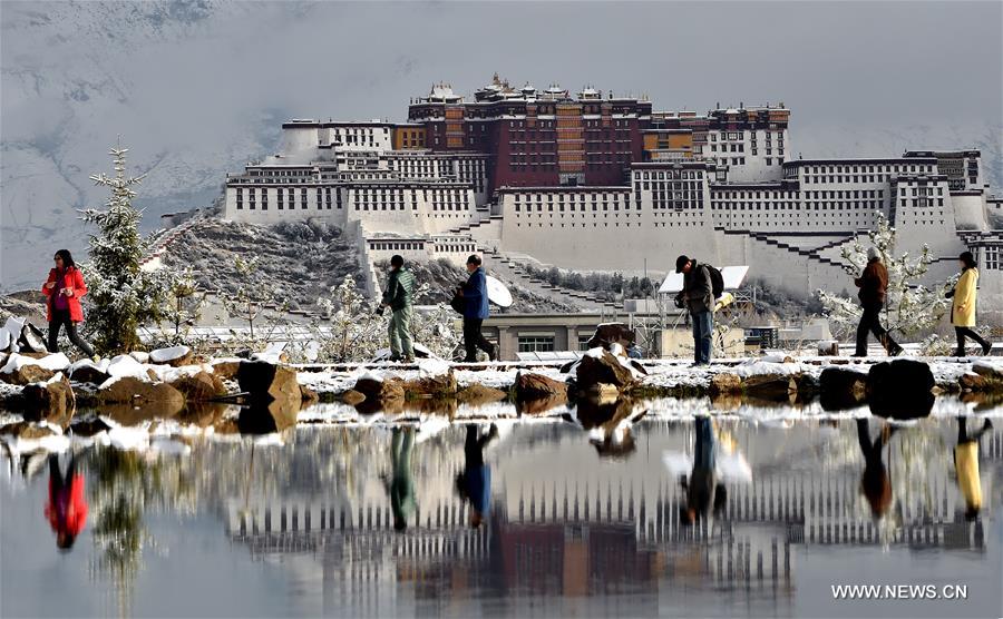 CHINA-LHASA-SNOWFALL (CN)