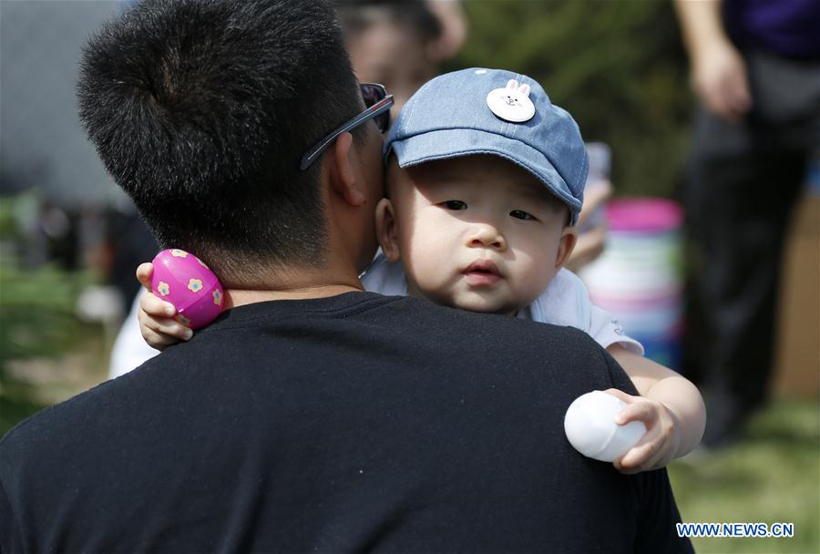 U.S.-LOS ANGELES-EASTER-EGG HUNT