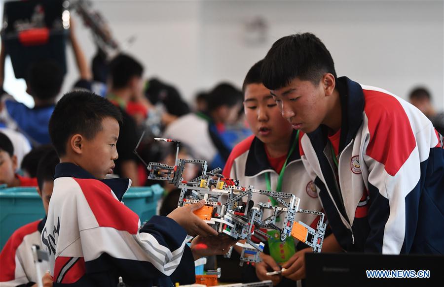 CHINA-GANSU-ADOLESCENT-ROBOT-COMPETITION(CN)