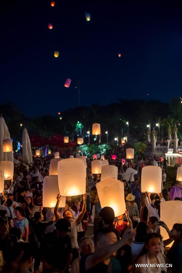 CHINA-YUNNAN-JINGHONG-KONGMING LANTERNS (CN)