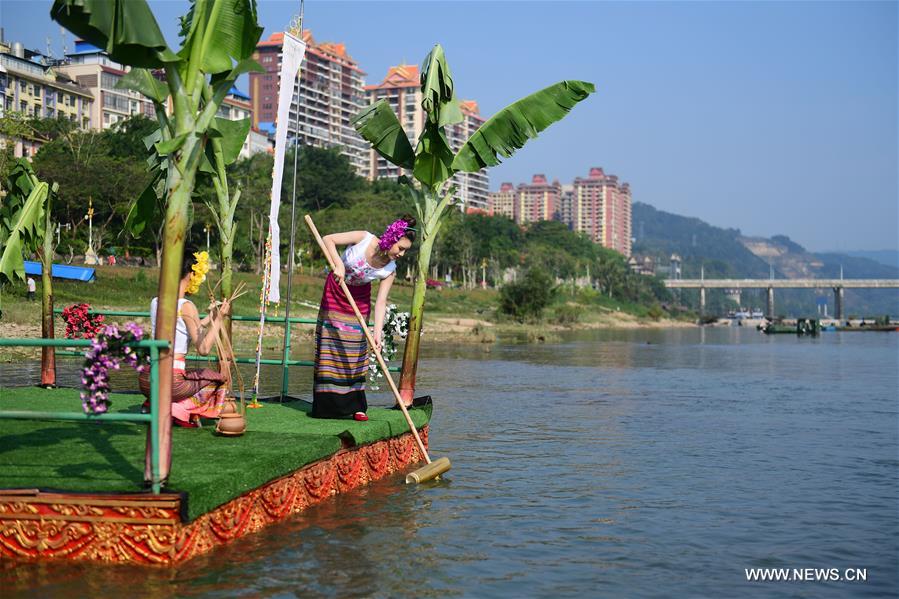 CHINA-YUNNAN-XISHUANGBANNA-WATER SPRINKLING FESTIVAL (CN)