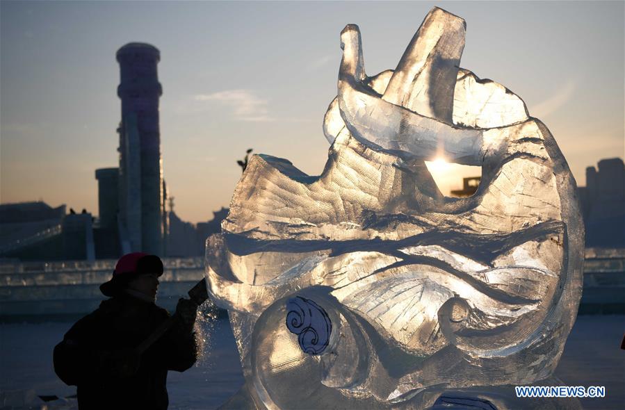 CHINA-HEILONGJIANG-HARBIN-ICE SCULPTURE COMPETITION (CN)