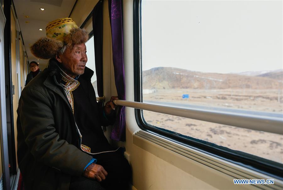 CHINA-TIBET-RAILWAY-PASSENGERS(CN)