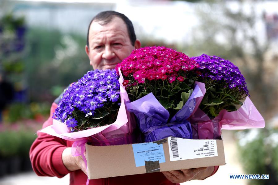 LEBANON-BEIRUT-MOTHER'S DAY-FLOWER