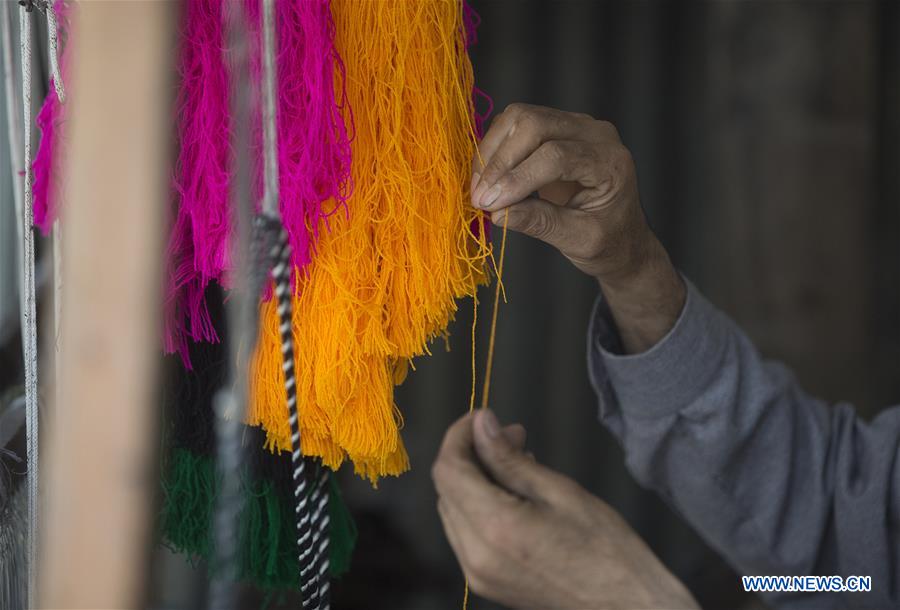 KASHMIR-SRINAGAR-SHAWL MAKING