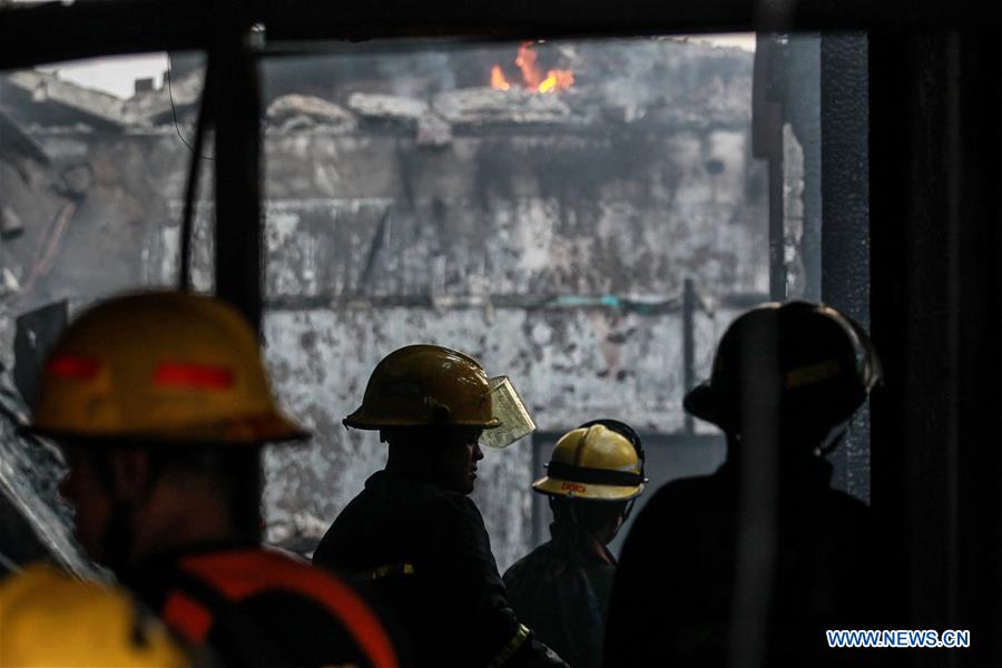 PHILIPPINES-MANILA-RESIDENTIAL AREA-FIRE