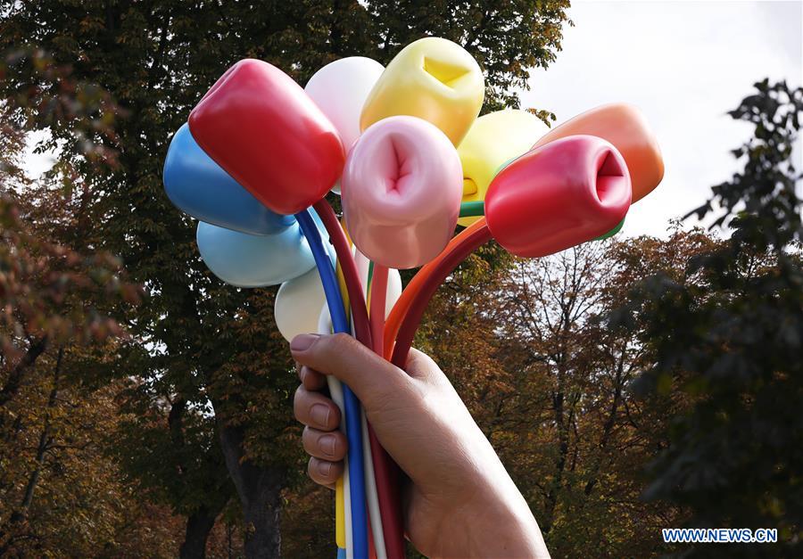 FRANCE-PARIS-SCULPTURE-BOUQUET OF TULIPS