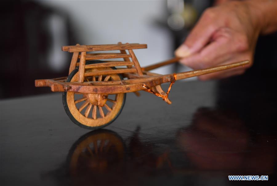 CHINA-JIANGXI-CRAFTSMANSHIP-FARM TOOL-MINIATURES (CN)