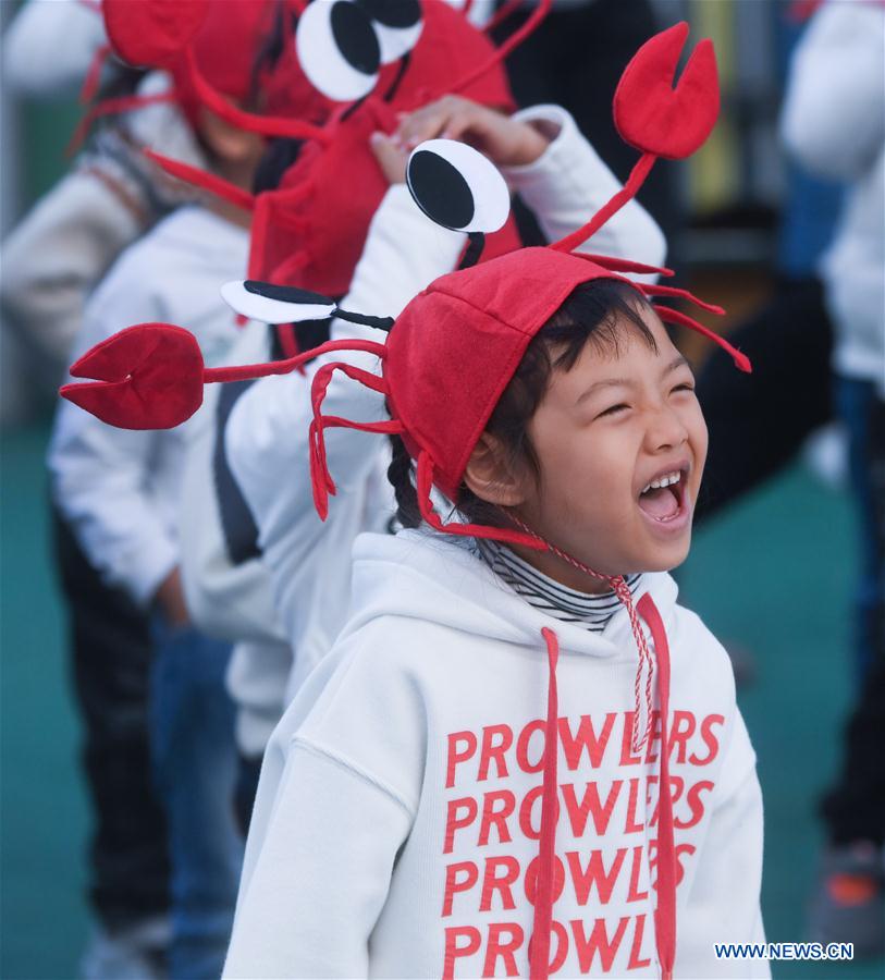 CHINA-ZHEJIANG-CHANGXING-CRAB FESTIVAL FOR CHILDREN (CN)