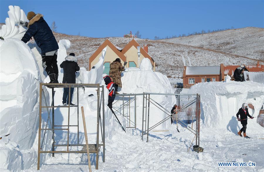 CHINA-INNER MONGOLIA-HULUN BUIR-SNOW SCULPTURE (CN)