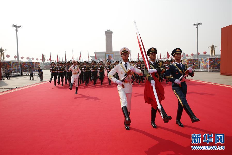 （在習(xí)近平強(qiáng)軍思想指引下·我們在戰(zhàn)位報告·圖文互動）（2）護(hù)衛(wèi)國旗　重于生命——中國人民解放軍儀仗大隊(duì)國旗護(hù)衛(wèi)隊(duì)執(zhí)行國旗升降任務(wù)記事