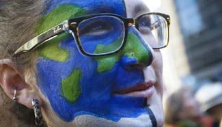 Canadians hold rally in Vancouver calling for actions at Paris climate summit