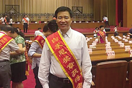 黃國寧被授予我國衛(wèi)生行業(yè)的最高榮譽(yù)“白求恩獎(jiǎng)?wù)?rdquo;。
