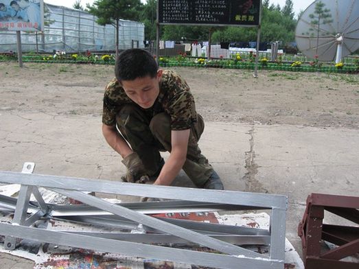 【網(wǎng)絡(luò)媒體國防行】軍中小能手！漠河雷達(dá)站里，別樣軍旅文化生活讓人“驚艷”