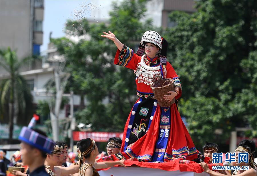 （輝煌60年·壯美新廣西·圖文互動(dòng)）（3）和睦相處一家親 攜手并進(jìn)謀發(fā)展——廣西民族團(tuán)結(jié)發(fā)展觀(guān)察