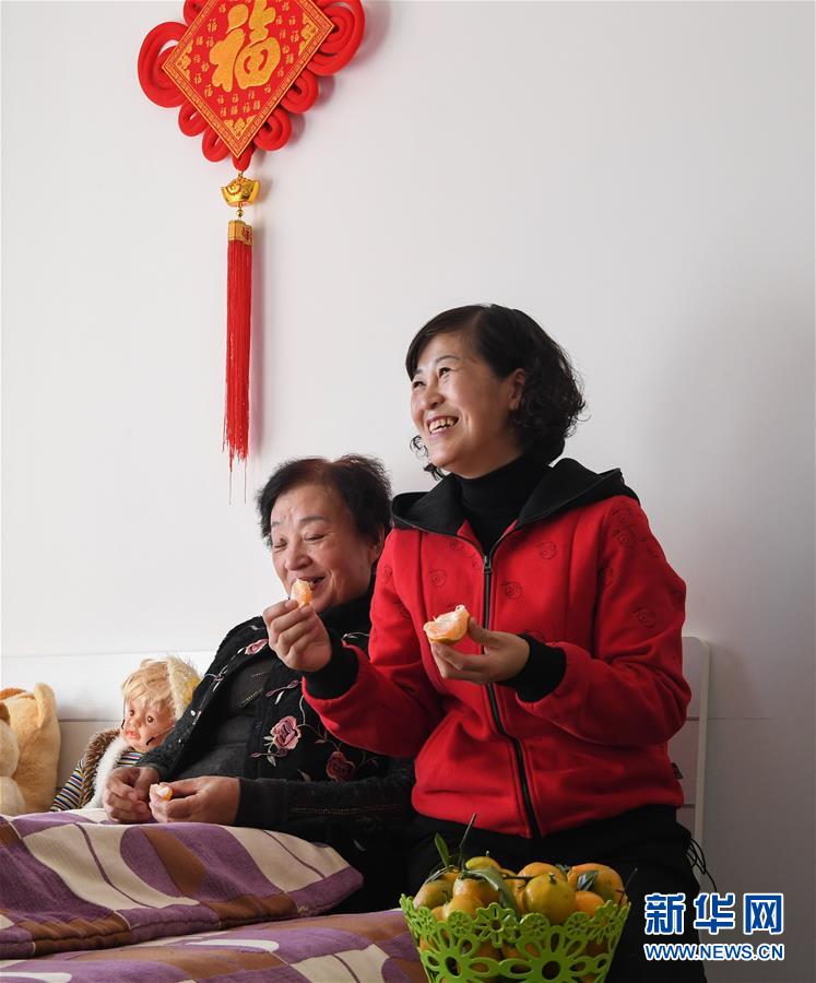 （新華全媒頭條·圖文互動(dòng)）（3）“英雄之妻”，為愛堅(jiān)守19年