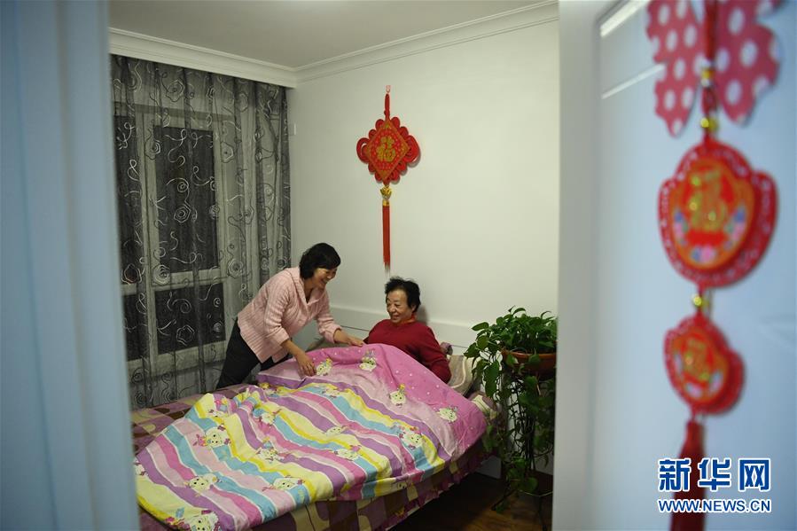 （新華全媒頭條·圖文互動(dòng)）（4）“英雄之妻”，為愛堅(jiān)守19年