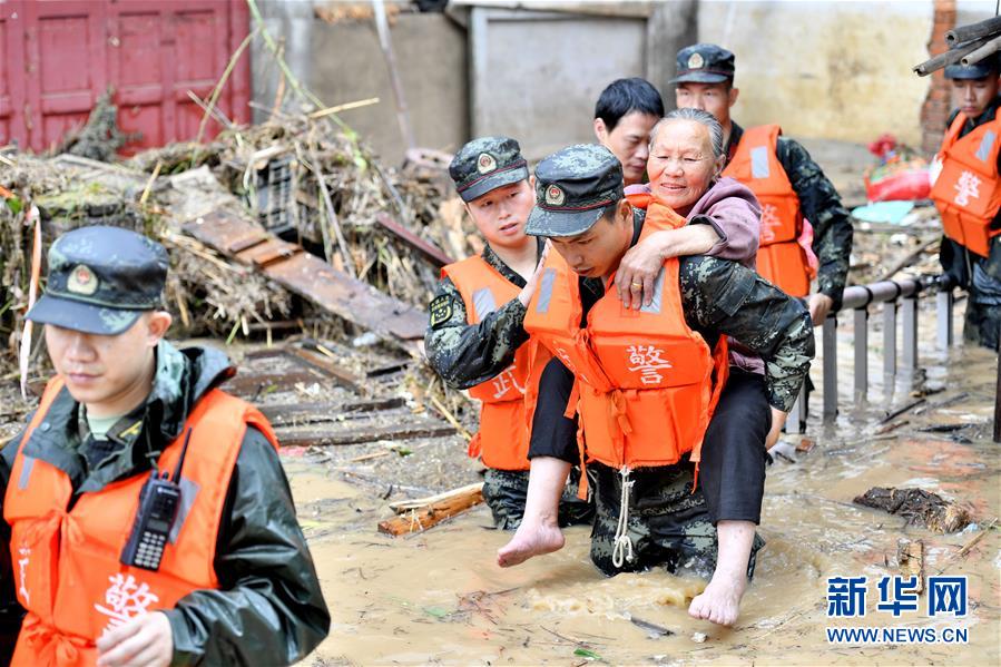 （新華全媒頭條·圖文互動）（5）沿著中國特色強(qiáng)軍之路闊步前進(jìn)——黨中央、中央軍委領(lǐng)導(dǎo)推進(jìn)國防和軍隊建設(shè)70年紀(jì)實