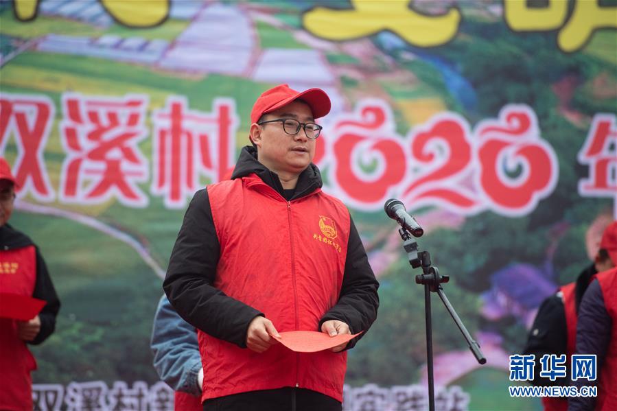 （新春走基層·圖文互動）（1）村晚“說唱”唱什么？