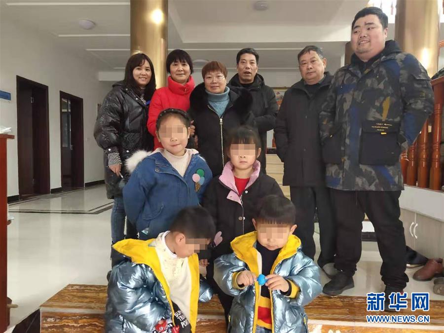 （聚焦疫情防控·圖文互動）（2）從武漢返鄉(xiāng)的一家人：“鄰里情割不斷，自行隔離是義務”