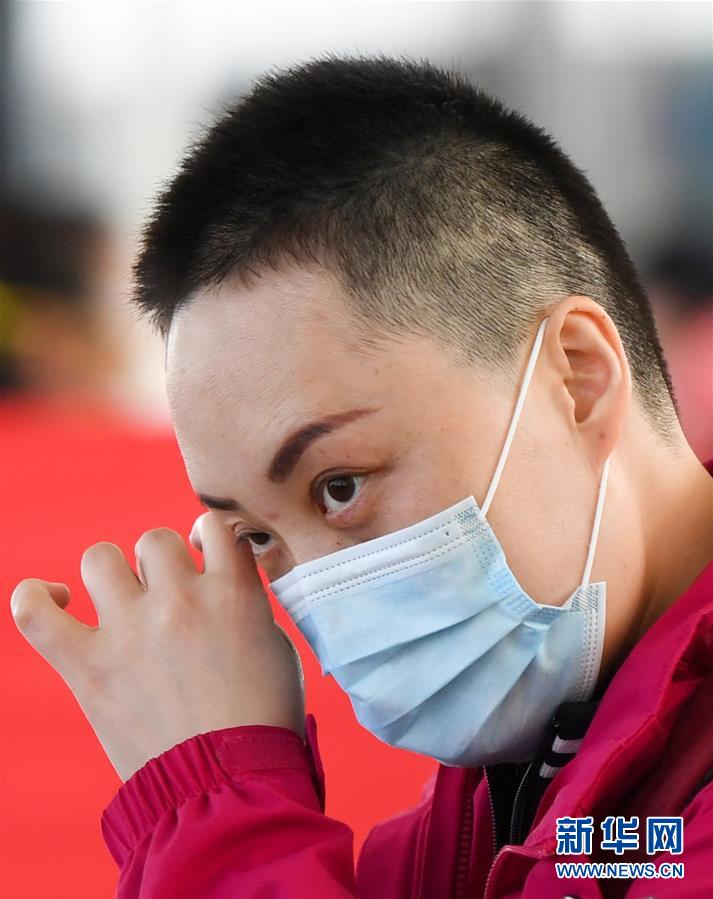 （新華全媒頭條·圖文互動）（11）最美逆行者，武漢永遠(yuǎn)記得你！——首批援鄂醫(yī)療隊(duì)返程紀(jì)實(shí)