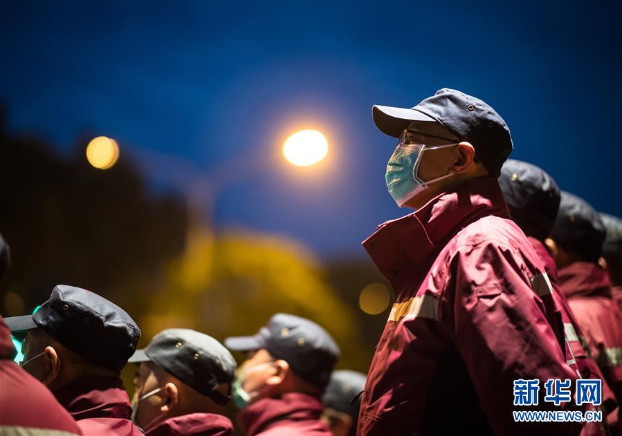 （新華全媒頭條·圖文互動）（12）最美逆行者，武漢永遠(yuǎn)記得你！——首批援鄂醫(yī)療隊(duì)返程紀(jì)實(shí)