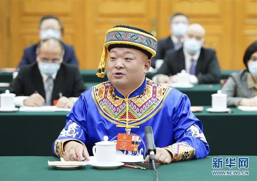 （新華全媒頭條·圖文互動）（8）從人民中汲取磅礴力量——習近平總書記同出席2020年全國兩會人大代表、政協(xié)委員共商國是紀實
