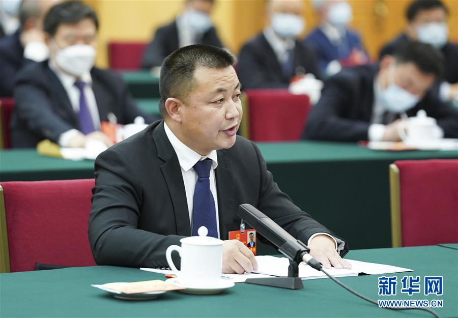 （新華全媒頭條·圖文互動）（11）從人民中汲取磅礴力量——習近平總書記同出席2020年全國兩會人大代表、政協(xié)委員共商國是紀實