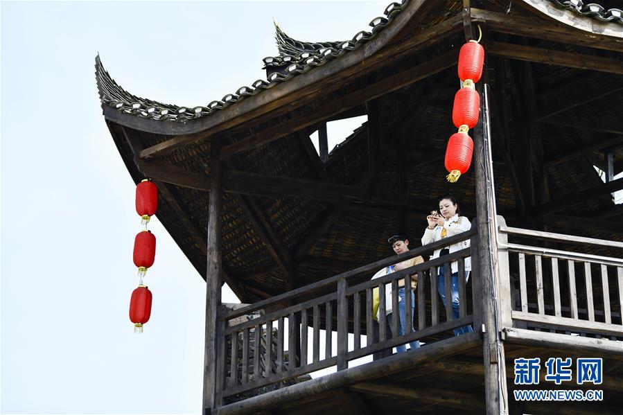 （新華全媒頭條·圖文互動）（20）從人民中汲取磅礴力量——習近平總書記同出席2020年全國兩會人大代表、政協(xié)委員共商國是紀實