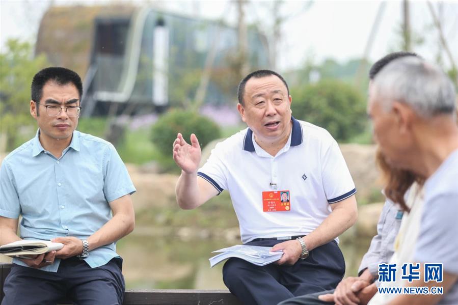 （新華全媒頭條·兩會(huì)精神看落實(shí)·圖文互動(dòng)）（2）整體謀劃、系統(tǒng)升級(jí)、全面提升——落實(shí)全國(guó)兩會(huì)精神織牢織密公共衛(wèi)生防護(hù)網(wǎng)