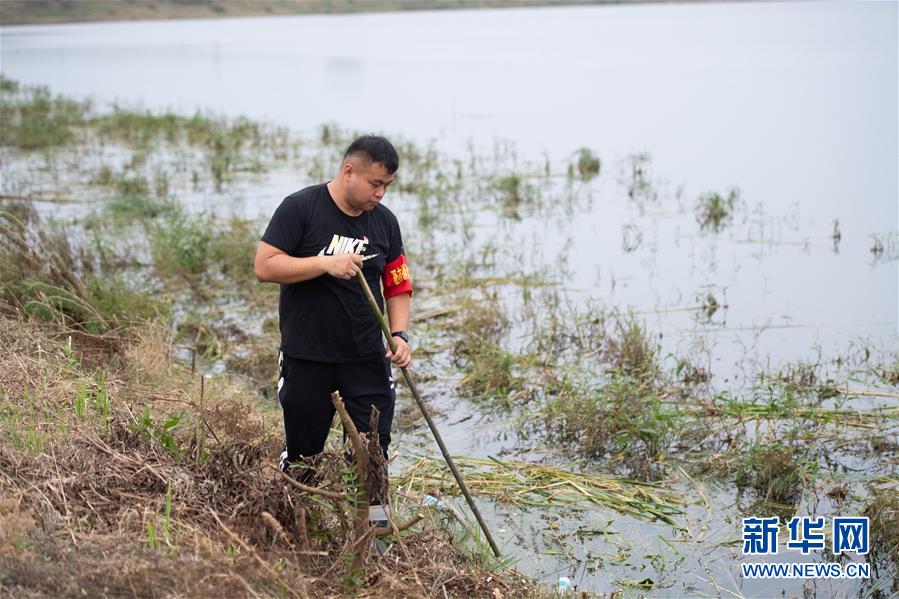 （防汛抗洪·圖文互動(dòng)）（2）在大堤上成長，為人民守護(hù)——洪水中的青年“生力軍”