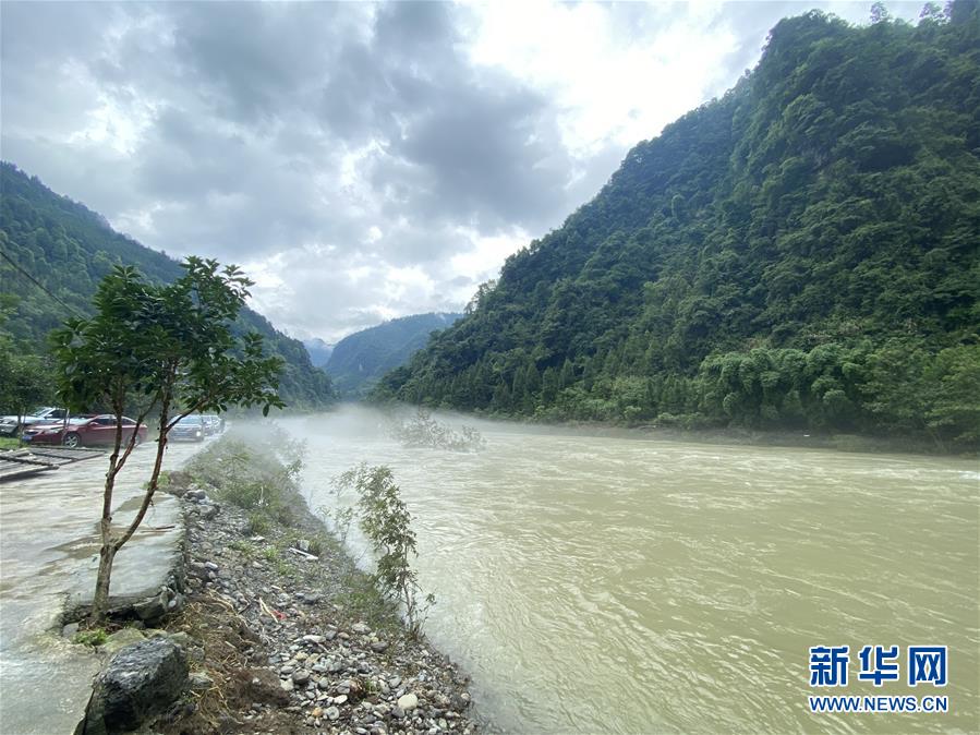（防汛抗洪·圖文互動）（1）山洪襲來前，澧水河畔大轉(zhuǎn)移