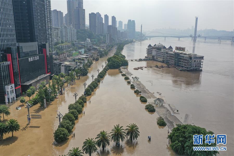 （防汛抗洪·圖文互動）（10）救援，在被洪水漫過的街巷之間——直擊重慶長江、嘉陵江抗洪一線