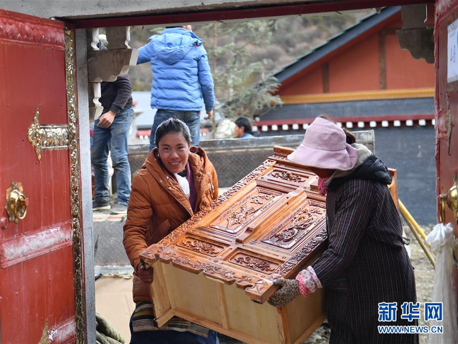 （新華全媒頭條·圖文互動）（12）闊步走在新時代康莊大道上——以習(xí)近平同志為核心的黨中央關(guān)心西藏工作紀實