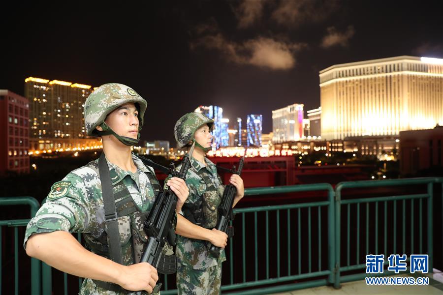 （在習(xí)近平強(qiáng)軍思想指引下·我們?cè)趹?zhàn)位報(bào)告·圖文互動(dòng)）（1）駐澳門部隊(duì)：濠江之畔，最可愛的人