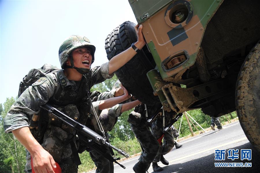 （在習(xí)近平強(qiáng)軍思想指引下·我們在戰(zhàn)位報告·圖文互動）（2）數(shù)字化勁旅的“士兵突擊”——陸軍第82集團(tuán)軍某部牢記囑托練兵備戰(zhàn)記事