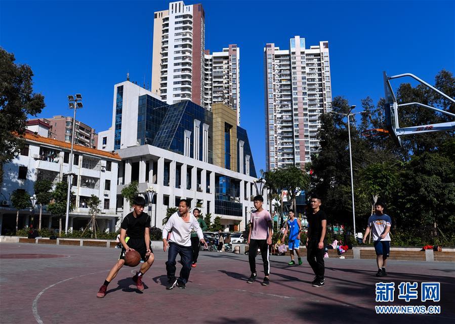 （在習(xí)近平新時代中國特色社會主義思想指引下——新時代新作為新篇章·總書記關(guān)切開放事·圖文互動）（4）以開放作楫 揚創(chuàng)新之帆——深圳“先行示范”再啟航