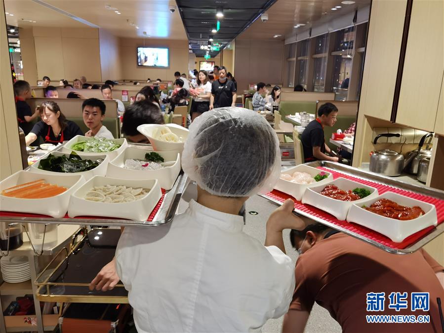 （在習(xí)近平新時(shí)代中國特色社會(huì)主義思想指引下——新時(shí)代新作為新篇章·習(xí)近平總書記關(guān)切事·圖文互動(dòng)）（2）珍惜盤中餐，狠剎浪費(fèi)風(fēng)——各地積極行動(dòng)堅(jiān)決制止餐飲浪費(fèi)