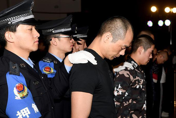陜西省西安市新城區(qū)人民法院依法對韓某某等8人非法高利放貸、暴力討債涉黑一案公開宣判