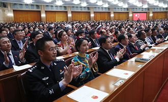 十三屆全國人大一次會(huì)議舉行第七次全體會(huì)議