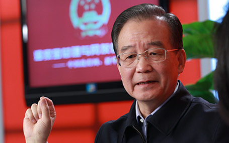 溫家寶總理接受中國政府網(wǎng)、新華網(wǎng)聯(lián)合專訪并與網(wǎng)友在線交流