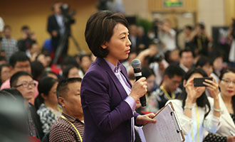 中央電視臺、中國國際電視臺記者提問