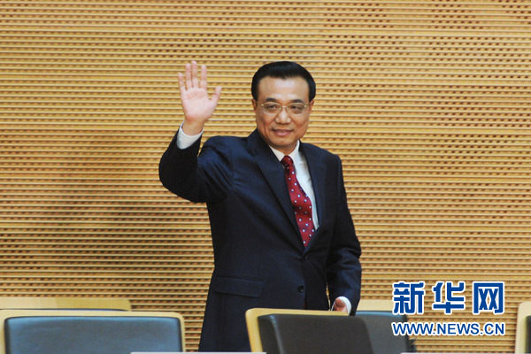 5月5日，中國(guó)國(guó)務(wù)院總理李克強(qiáng)在位于亞的斯亞貝巴的非洲聯(lián)盟總部發(fā)表題為《開(kāi)創(chuàng)中非合作更加美好的未來(lái)》的演講。 新華社記者 謝環(huán)馳 攝 
