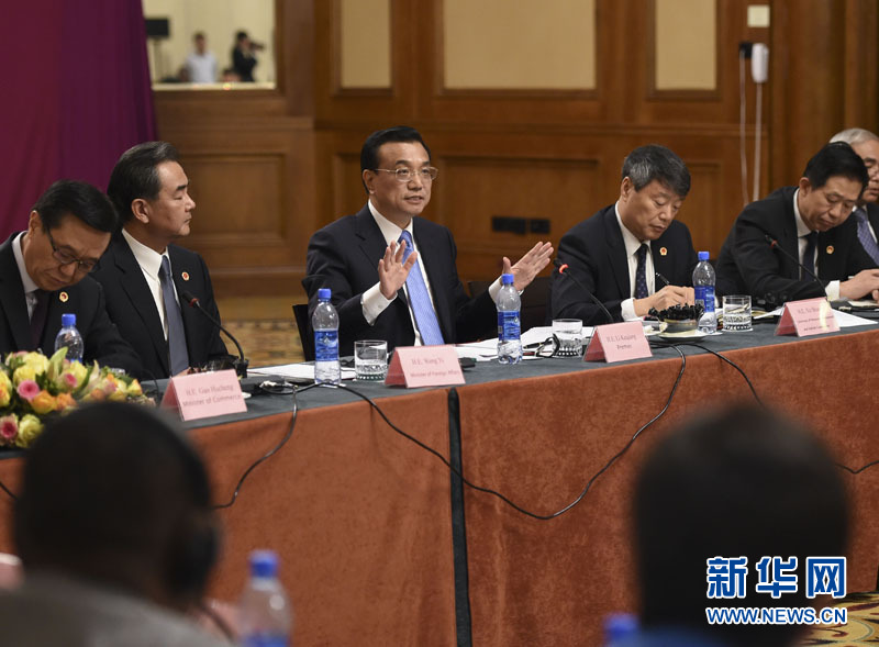  5月6日，中國國務院總理李克強在埃塞俄比亞首都亞的斯亞貝巴出席中非經貿人文座談會。 新華社記者 李學仁 攝 