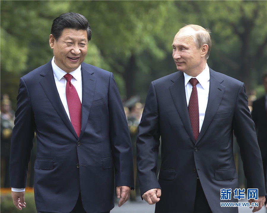 這是會談前，習(xí)近平在上海西郊會議中心廣場為普京舉行歡迎儀式。新華社記者 蘭紅光 攝 