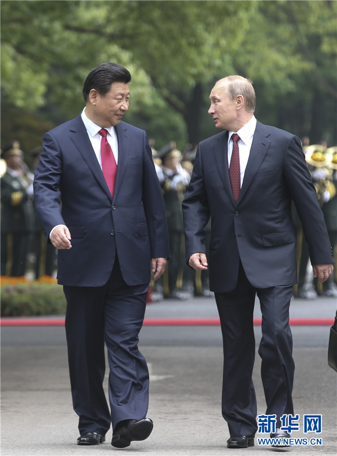 這是會談前，習(xí)近平在上海西郊會議中心廣場為普京舉行歡迎儀式。 新華社記者 蘭紅光 攝