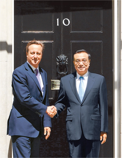 6月17日，國務院總理李克強在倫敦唐寧街10號首相府同英國首相卡梅倫舉行中英總理年度會晤。新華社記者 李 濤攝 