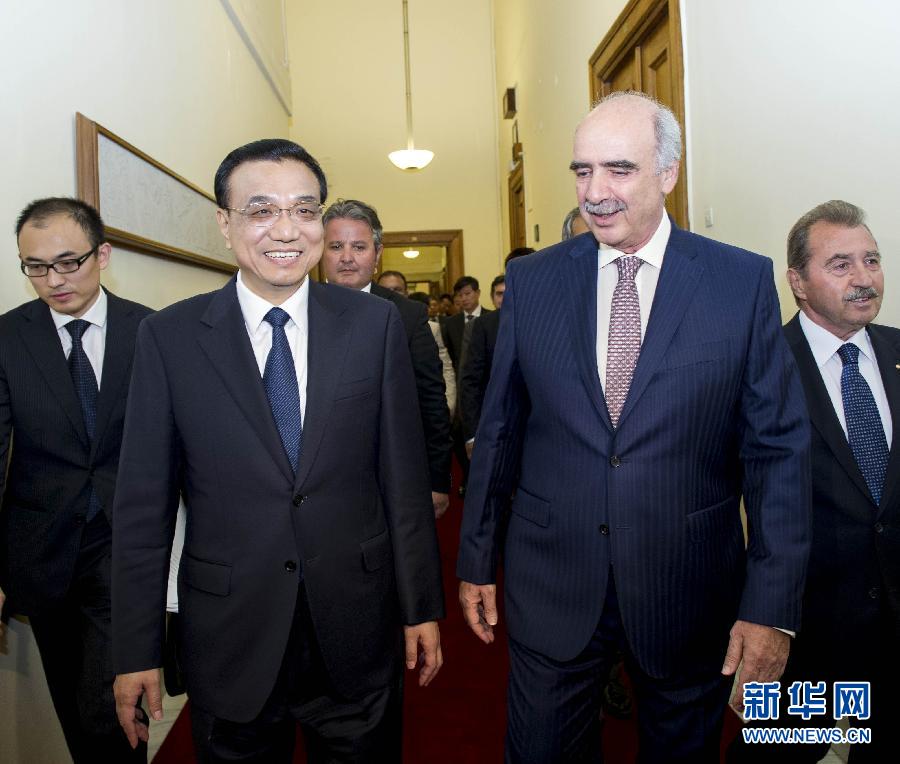 6月19日，國務(wù)院總理李克強在希臘議會大廈會見希臘議長米馬拉基斯。新華社記者 王曄 攝