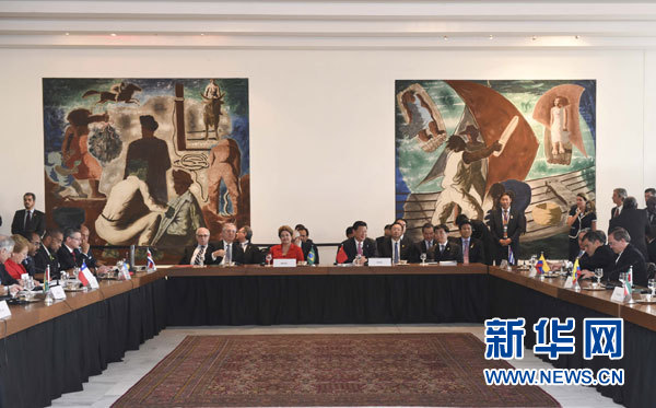 當?shù)貢r間7月17日，國家主席習近平出席在巴西利亞舉行的中國－拉美和加勒比國家領導人會晤。 新華社記者 李學仁 攝